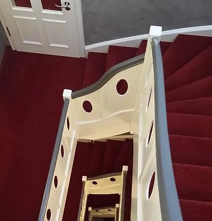 & Cafe Kleinergruenauer فندق