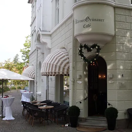 & Cafe Kleinergruenauer