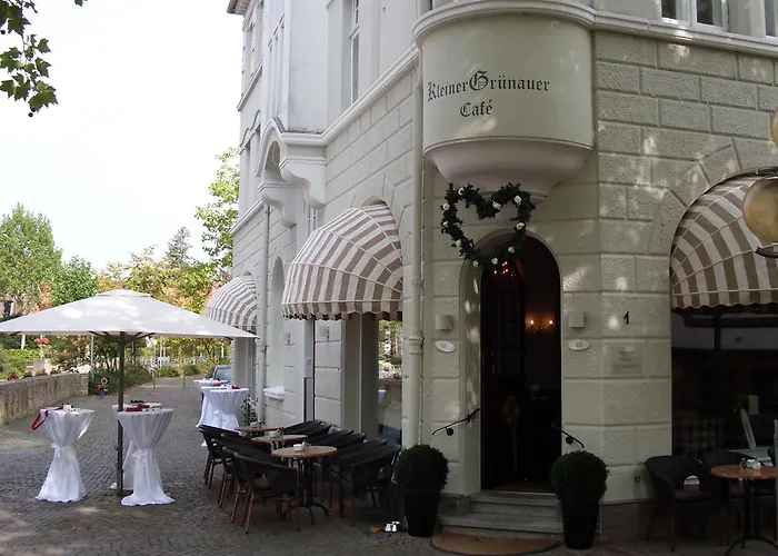 & Cafe Kleinergruenauer
